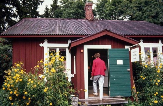 Talomuseo Glimsin kahvila. Kuva: Eero Laamanen 1993. KAMU Espoon kaupunginmuseo.