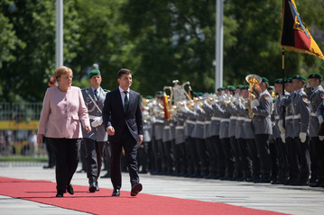 Volodymyr Zelenskyi Saksan liittokansleri Angela Merkelin kanssa Berliinissä kesäkuussa 2019. Kuva: Ukrainan presidentinkanslia. CC BY 4.0.