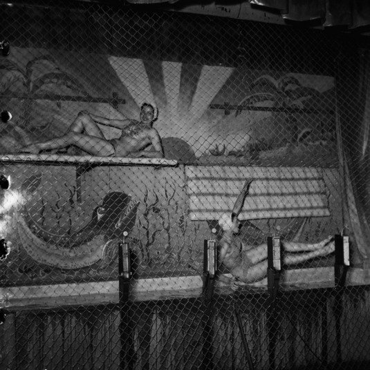 Linnanmäen vedenneitoja Helsingin olympialaisten aikaan vuonna 1952. Kuva: Volker von Bonin. Helsingin kaupunginmuseo. CC BY 4.0.