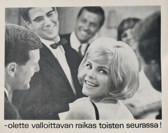 Toisten seurassa, mainos Eeva-lehdessä. 1967. Kuva: Minna Pyhälahti, Kotus.