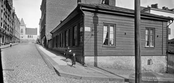 Nikolainkatu (Snellmaninkatu 27) 1907 (© Helsingin kaupunginmuseo)