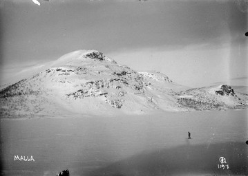 Pikku-Mallan tunturi talvella. Kuva: Juhani Ahola. 1921–1929. Museovirasto. CC BY 4.0.