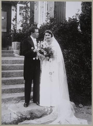 Carl-Eric ja Karin Sonck hääpäivänään. 1930–1939. Kuva: Irene Wahlberg. Museovirasto. CC BY 4.0.