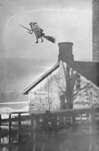 Noita lentää. Pääsiäisaiheinen kuva. Pohjamateriaali: lasi. 1930. Kuva: Pietinen. Museovirasto. CC BY 4.0.