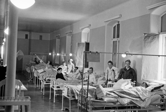 Marian sairaala. 1941–1942. Kuva: Väinö Kannisto. Helsingin kaupunginmuseo. CC BY 4.0.
