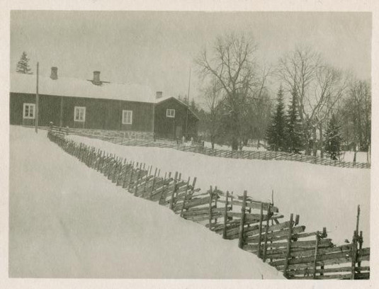 Nurmijärven pappilaa talvella. 1915. Kuvaaja tuntematon. Kuva: Nurmijärven museo.
