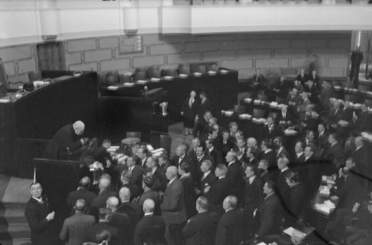 Eduskunta kokoontuu, 1931. Kuva: Pietinen. Museovirasto. CC BY 4.0.
