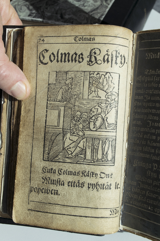 Saarnamies ja sanankuulijat. Eerik Sorolaisen katekismuksen kuvitusta vuodelta 1614. Kuva: Sonja Holopainen, Kotus.