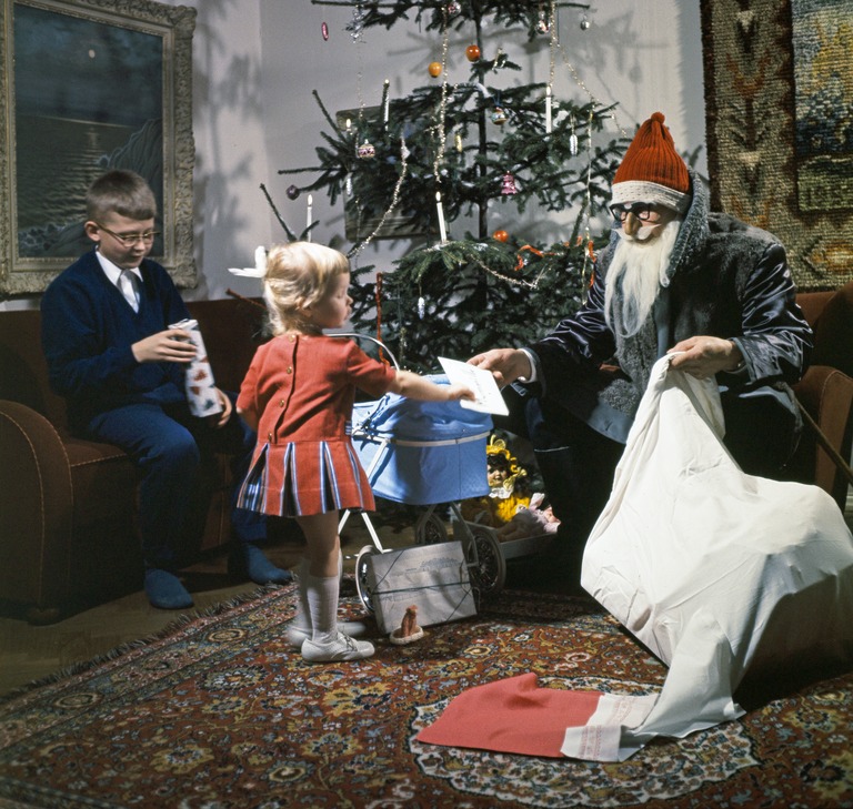 Joulu Tammisalossa. 1960-luku, Helsinki. Kuva: Juha Jernvall. Helsingin kaupunginmuseo. CC BY 4.0.
