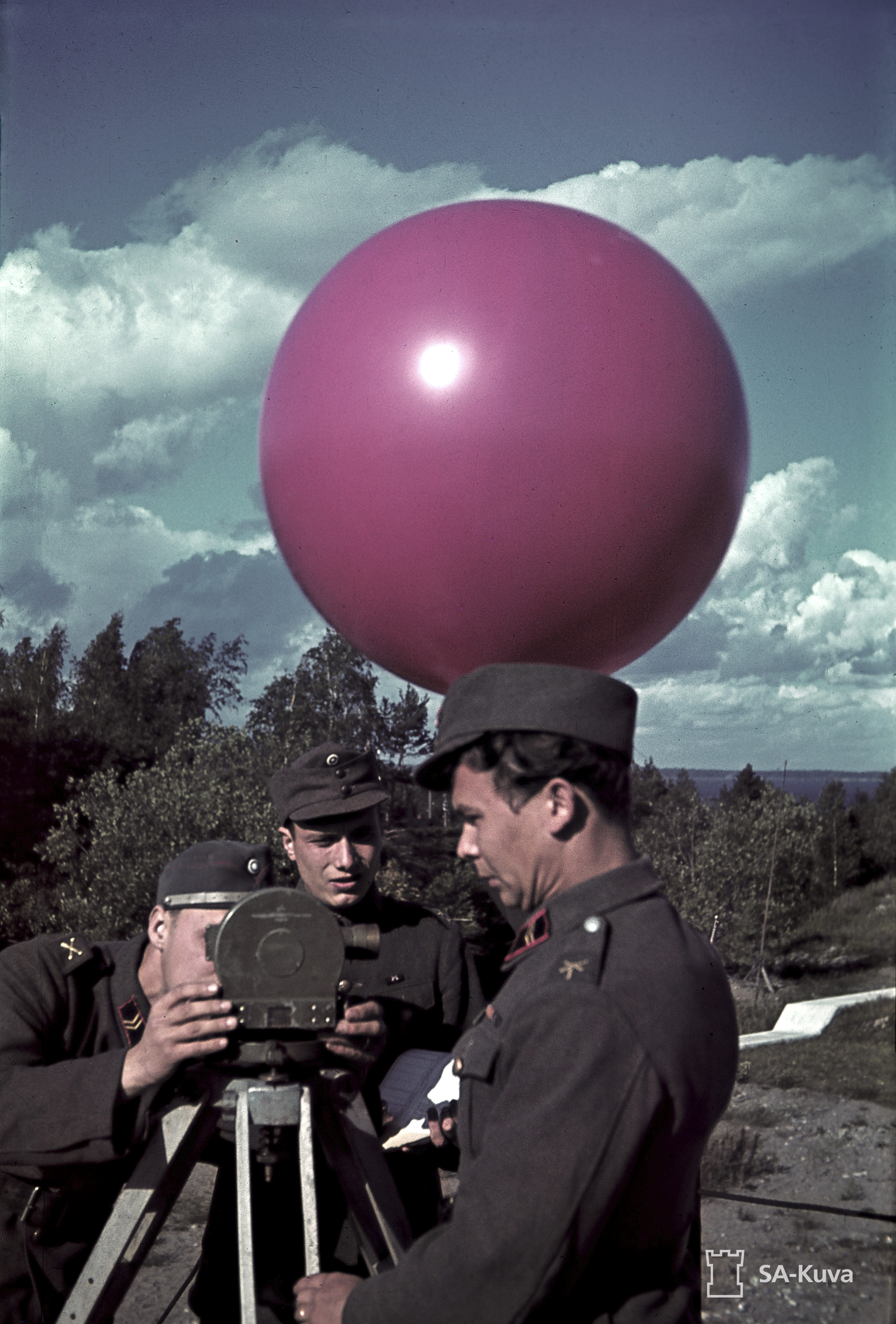 Säähavaintopallo Pilot. Kuvattu luultavasti heinäkuussa 1942. Kuva: Esko Suomela. SA-kuva.