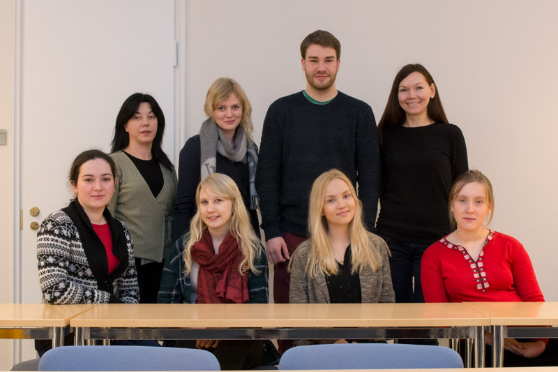 Vieraana suomessa -palstan kirjoittajia: Madalina Frunza, Alina Laine, Jan-Niklas Tolles, Svetlana Korshunova. Ekaterina Pikelner, Laura Grewe, Milla Mutanen, Jekaterina Bigotskaja. Kuva: Sasa Tkalcan.