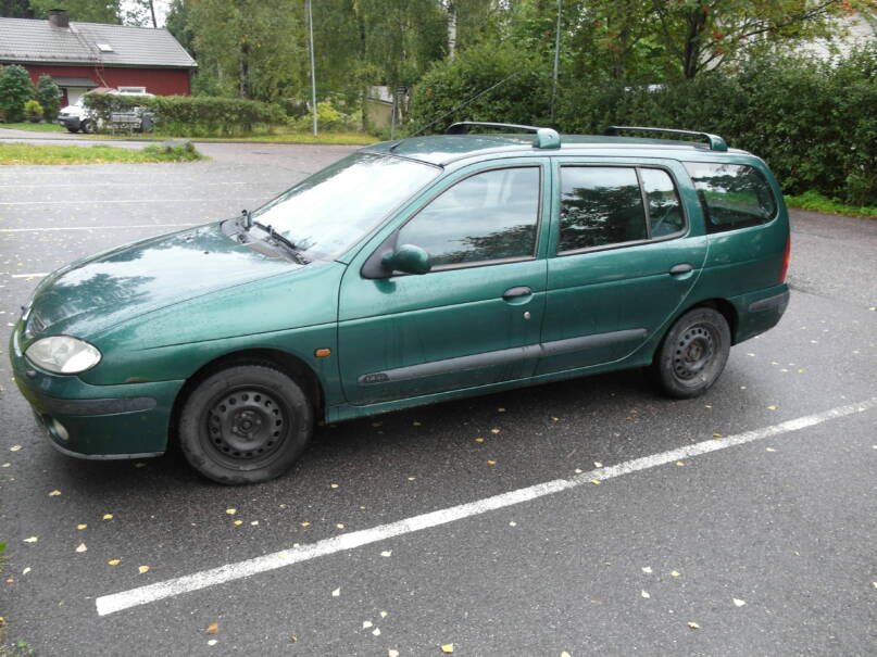 Renault Megane. Kuva: Risto Uusikoski, Kotus.