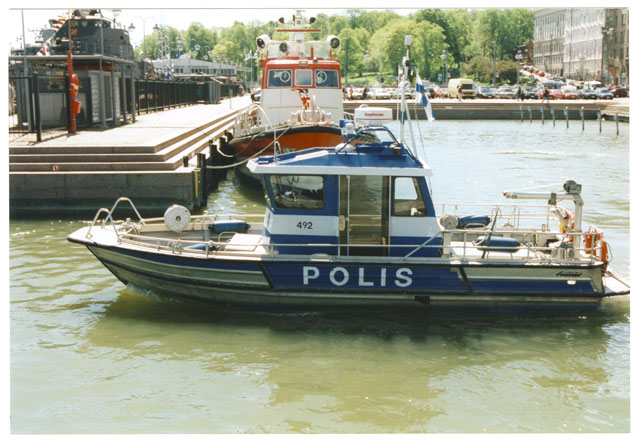 Poliisivene Eteläsatamassa (1997). Kuva: Suomen merimuseo.