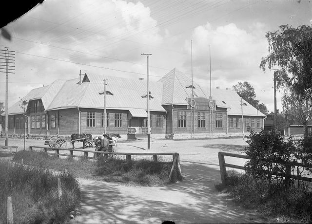 Joensuun kansakoulu. 1909. Kuva: M. L. Carstens. Museovirasto. CC BY 4.0.