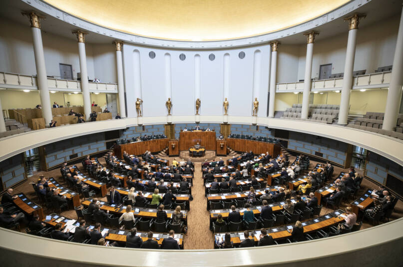 Eduskunnan täysistunto 18. maaliskuuta 2020. Kuva: Hanne Salonen. Eduskunta.