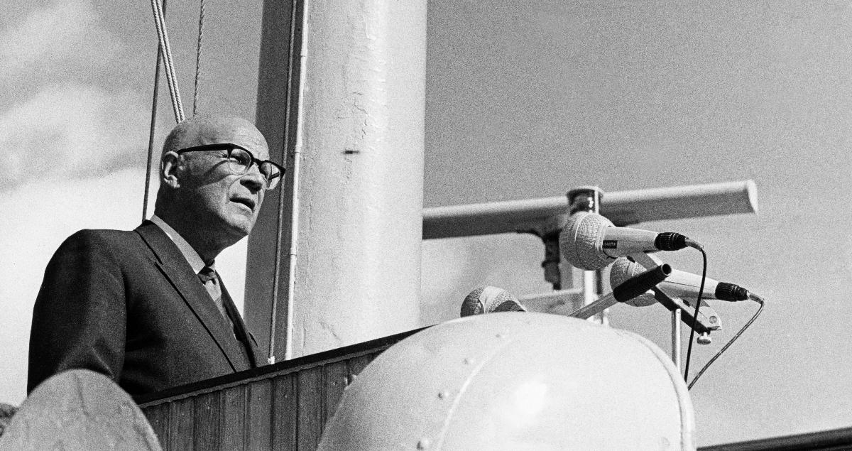Urho Kekkonen Juustilan sulun avajaisissa Neuvostoliitossa elokuussa 1968. Kuva: Jaakko Julkunen. Museovirasto. CC BY 4.0.