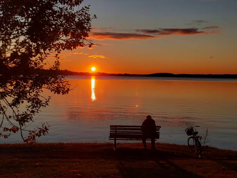 Syyskuinen auringonlasku. Kuva: Ilona Lahtinen, Kotus.