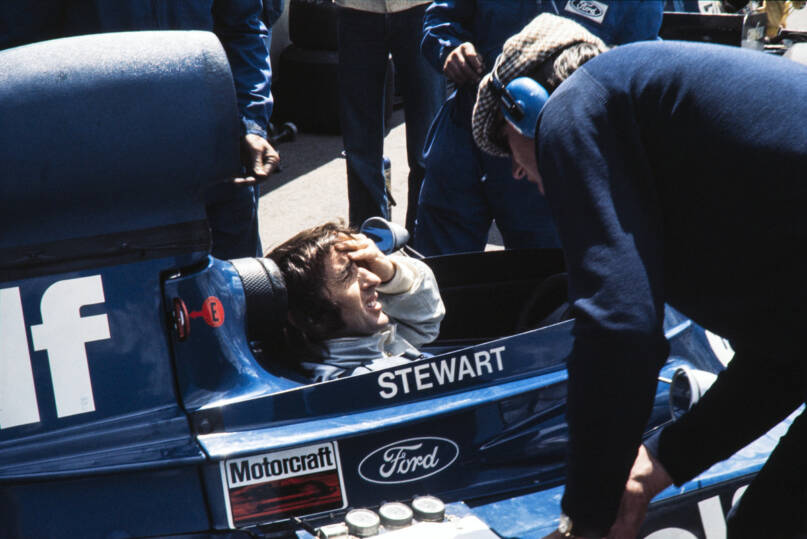Jackie Stewart varikolla. Ruotsin Grand Prix kesäkuussa 1973. Kuva: Markku Lepola. Museovirasto. CC BY 4.0.